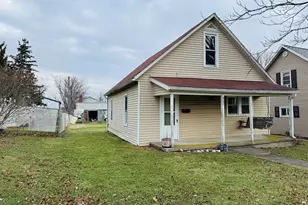 807 Sycamore St, Celina, OH 45822 - Photo 2