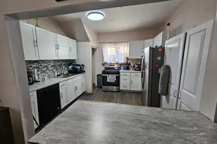 308 Plumvalley St, Bellefontaine, OH 43311 - Photo 8