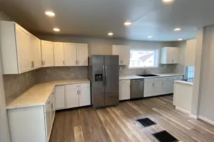 504 E Chillicothe Ave, Bellefontaine, OH 43311 - Photo 2