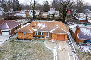 3220 Zephyr Dr, Dayton, OH 45414 - Photo 2