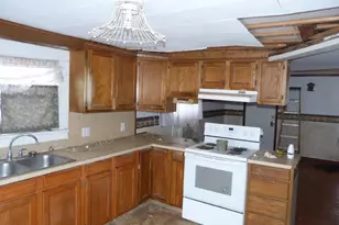 95 Hillcrest Ln, Kenton, OH 43326 - Photo 2