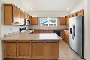 1711 Pinehurst Dr, Springfield, OH 45502 - Photo 8