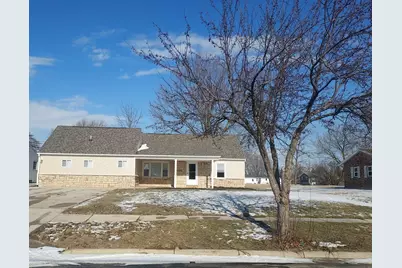 424 Hoopengarner Street, Wapakoneta, OH 45895 - Photo 1