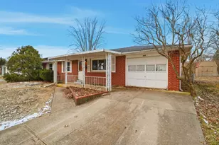 605 Barbara Dr, Tipp City, OH 45371 - Photo 2