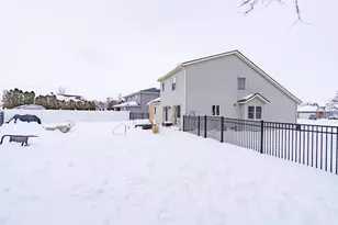 136 Village Green Dr, Sidney, OH 45365 - Photo 6