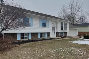 818 Aster Dr, Wapakoneta, OH 45895 - Photo 4