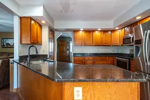 825 Chaucer Ln, Tipp City, OH 45371 - Photo 16