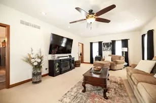 4661 Rosswood Ln, Springfield, OH 45502 - Photo 8