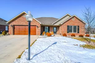 607 W Bentley Cir, Troy, OH 45373 - Photo 4