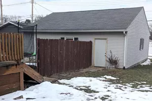 404 W Pearl St, Wapakoneta, OH 45895 - Photo 6