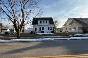 328 E Livingston St, Celina, OH 45822 - Photo 2