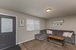 3135 Honeysuckle Dr, Troy, OH 45373 - Photo 4