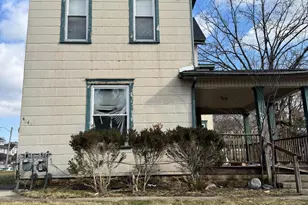 424 N Shaffer St, Springfield, OH 45504 - Photo 1