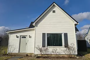 211 E Wapakoneta St, Waynesfield, OH 45896 - Photo 2