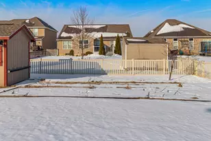 8041 Bushclover Dr, Tipp City, OH 45371 - Photo 38