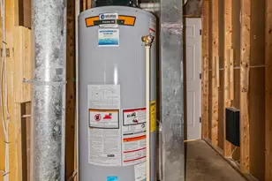 8041 Bushclover Dr, Tipp City, OH 45371 - Photo 32