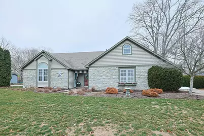 735 Chaucer Lane, Tipp City, OH 45371 - Photo 34