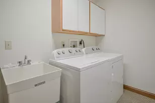 1812 Willow Lakes Dr, Springfield, OH 45502 - Photo 24