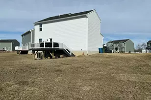 1237 Sir Sidney Ct, Sidney, OH 45365 - Photo 4