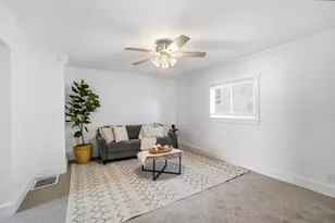 320 Walker St, Bellefontaine, OH 43311 - Photo 10