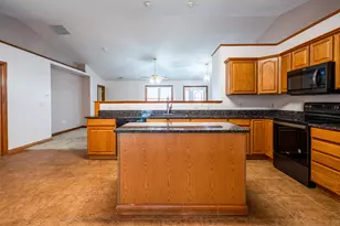 6350 Charlotte Ct, Huber Heights, OH 45424 - Photo 16