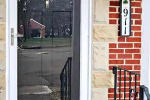 911 Devon Ct, Troy, OH 45373 - Photo 2