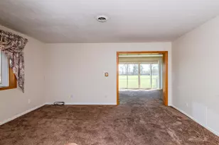 5760 Kitridge Rd, Dayton, OH 45424 - Photo 6