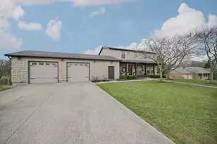780 W Eva Cir, Springfield, OH 45504 - Photo 4