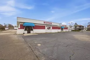 927 W Columbia St, Springfield, OH 45504 - Photo 1