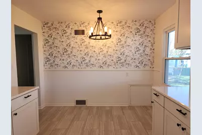 1124 Erie Avenue, Bellefontaine, OH 43311 - Photo 2