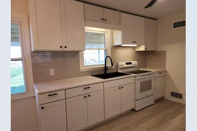 1124 Erie Avenue, Bellefontaine, OH 43311 - Photo 4