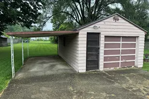 1979 Kenton St, Springfield, OH 45505 - Photo 6