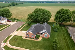 725 Loxley Ln, Troy, OH 45373 - Photo 8