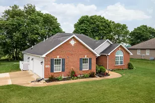 725 Loxley Ln, Troy, OH 45373 - Photo 4