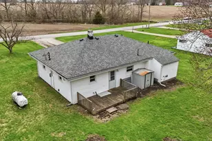 1166 W Sparrow Rd, Springfield, OH 45502 - Photo 2