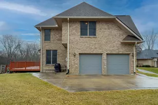 2442 Greystone Ln, Springfield, OH 45503 - Photo 4