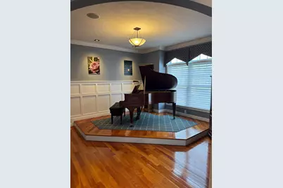 731 Sherwood Drive, Troy, OH 45373 - Photo 6