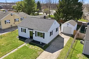 2409 Mayfair Dr, Springfield, OH 45505 - Photo 2