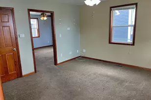 11 S Water St, Wapakoneta, OH 45895 - Photo 4