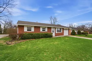 317 Mumford Dr, Troy, OH 45373 - Photo 2