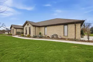 610 Stonecress Dr, Tipp City, OH 45371 - Photo 4