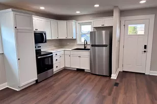 206 E Benton St, Wapakoneta, OH 45895 - Photo 2