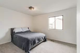 6425 Harbinger Ln, Dayton, OH 45449 - Photo 12