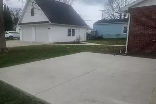 935 W High St, Saint Marys, OH 45885 - Photo 6