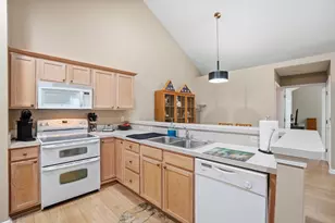 4662 Cobblestone Dr, Tipp City, OH 45371 - Photo 16