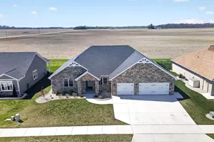 945 Rosenthal Dr, Tipp City, OH 45371 - Photo 4