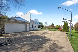 2685 Kilkenny Ct, Springfield, OH 45503 - Photo 12