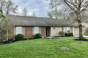 814 Primrose Dr, Wapakoneta, OH 45895 - Photo 2