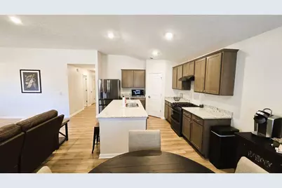 1702 Chevington Chase, Troy, OH 45373 - Photo 8