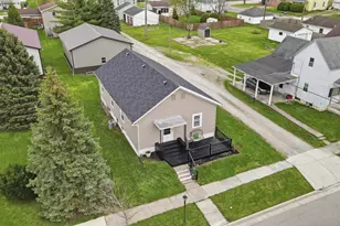 706 Buchanan St, Wapakoneta, OH 45895 - Photo 2